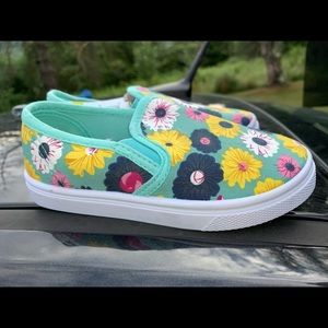 Toddler girls slip on shoes